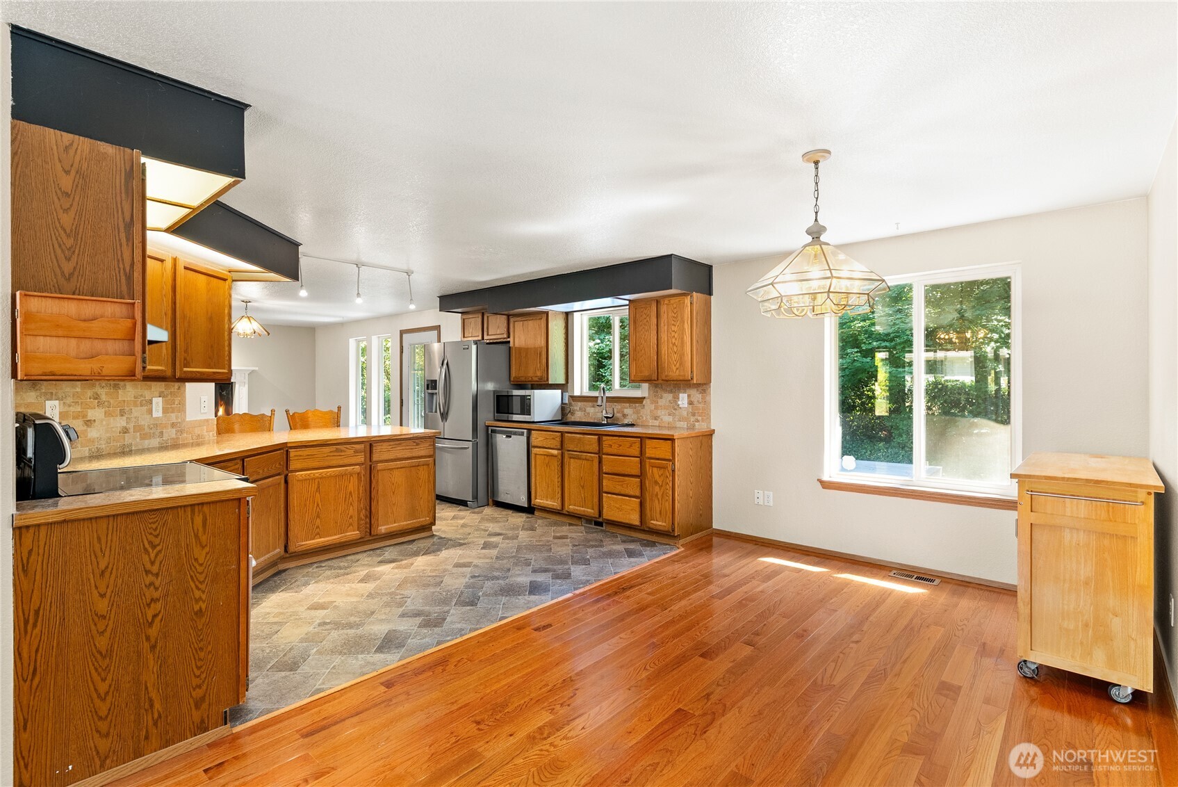 608 100th Street Property Photo 5