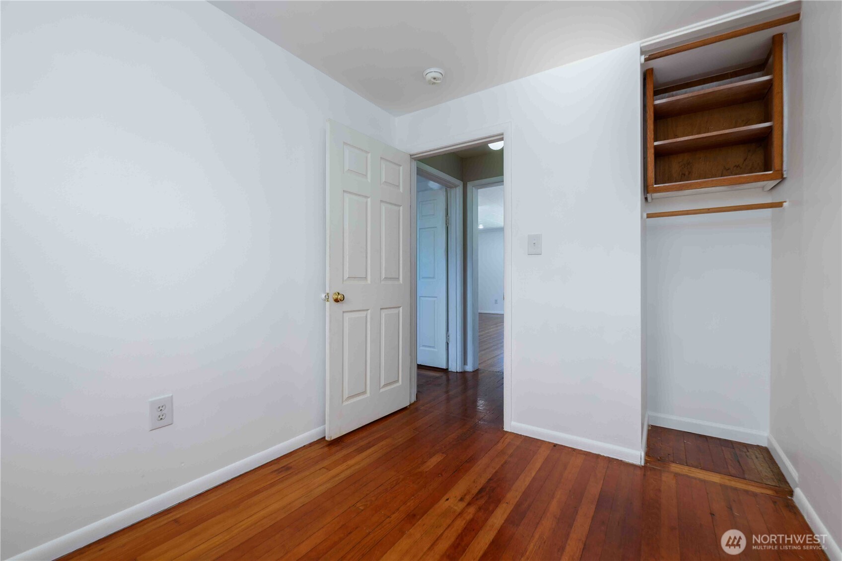 1510 E Sunset Drive Property Photo 17
