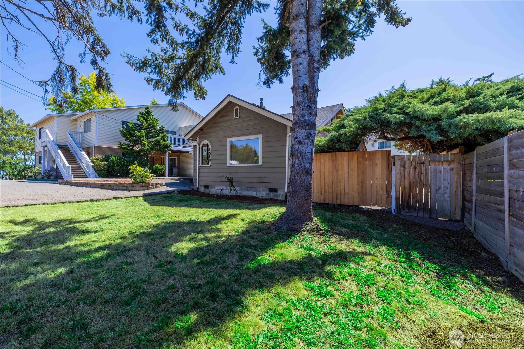 1510 E Sunset Drive Property Photo 20