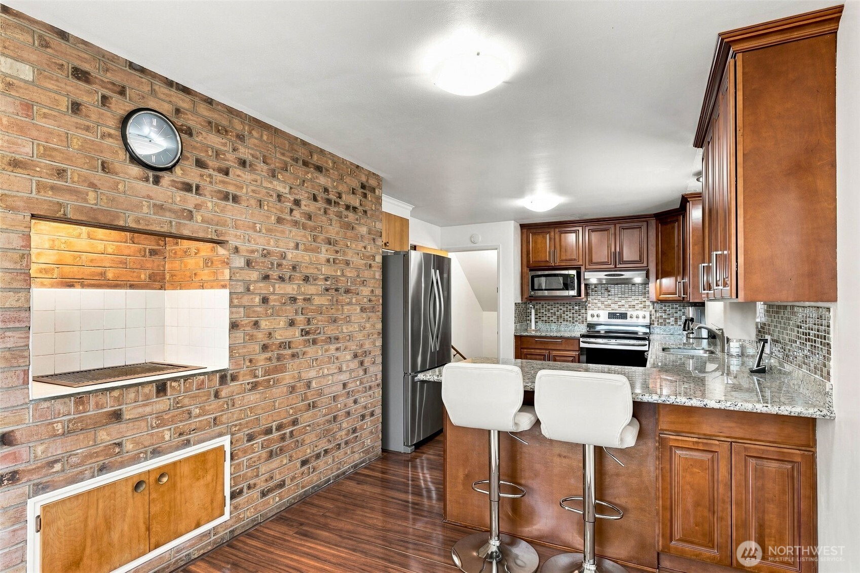 4910 19th Avenue Property Photo 6