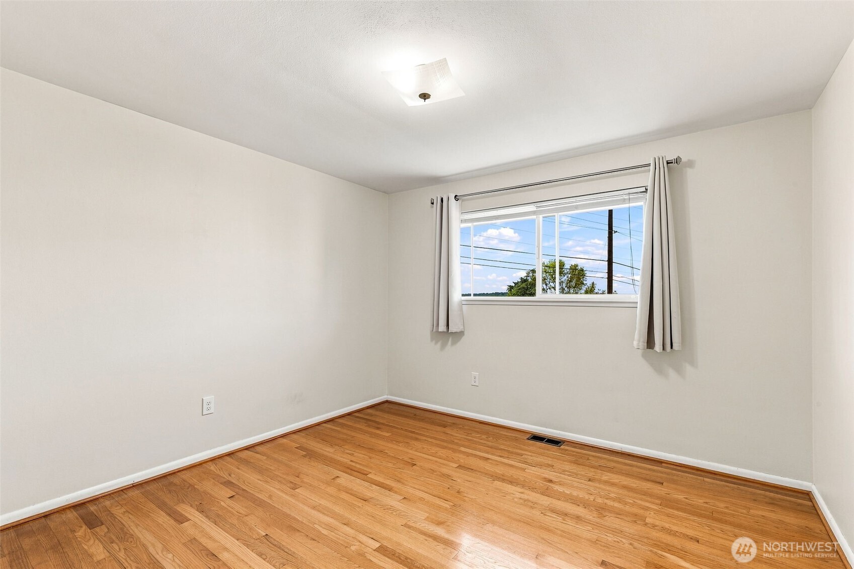 4910 19th Avenue Property Photo 14