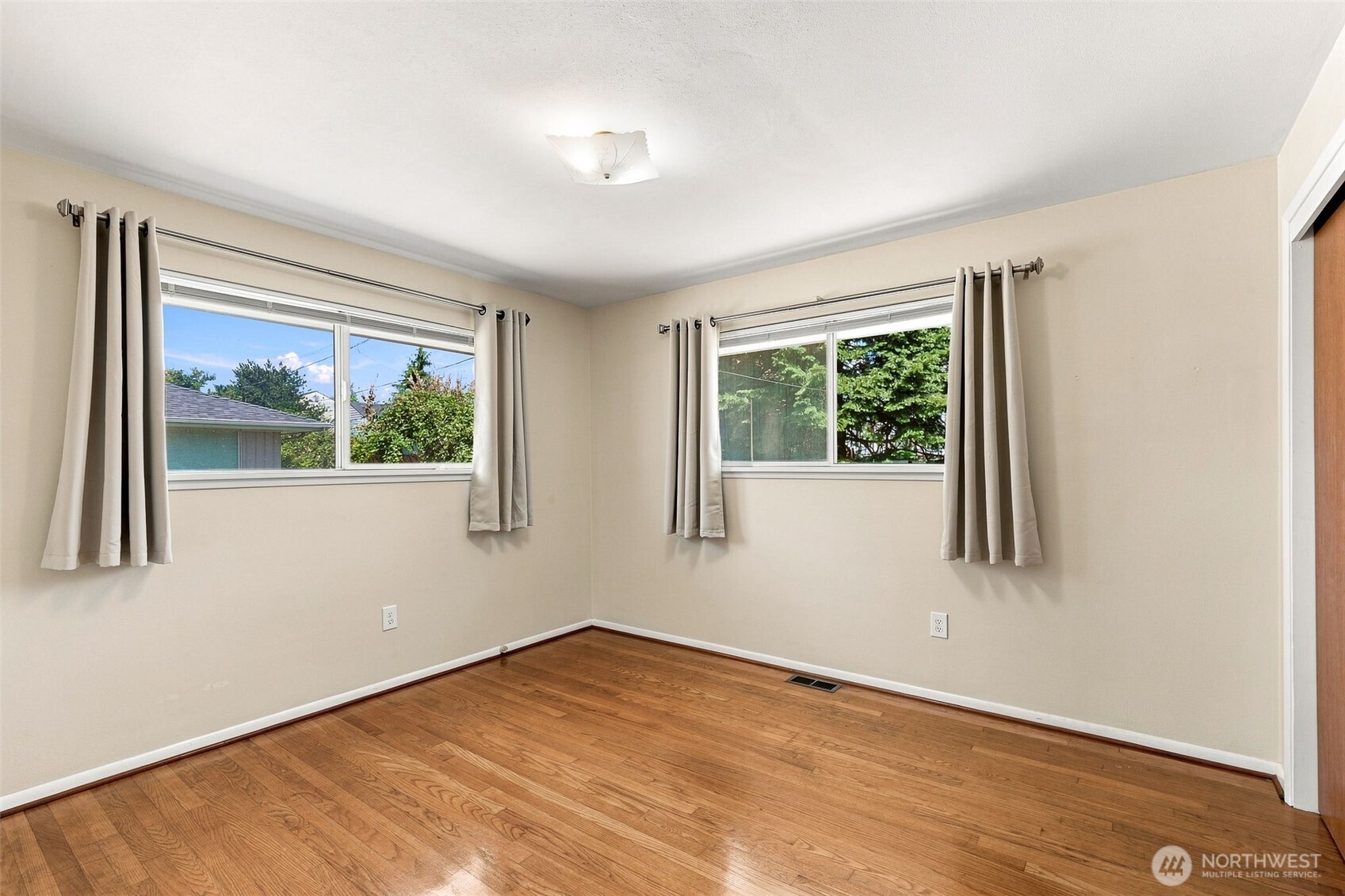 4910 19th Avenue Property Photo 15