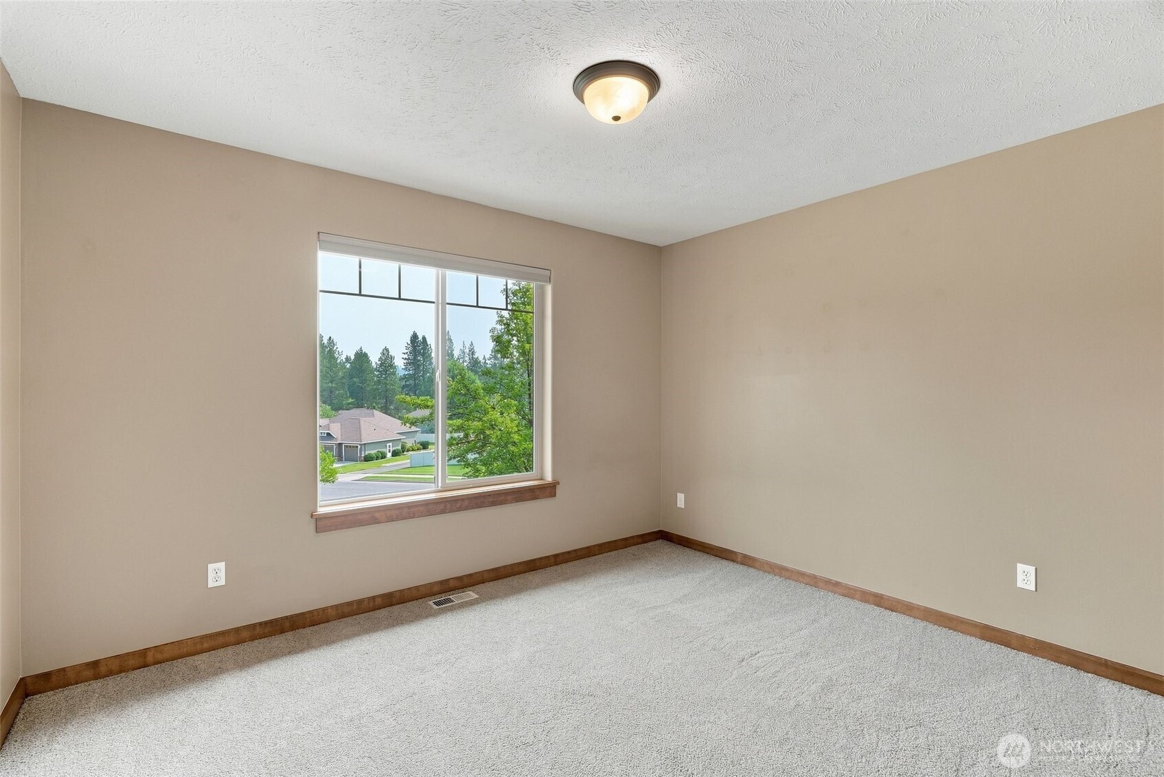 5302 S Bates Dr Property Photo 22