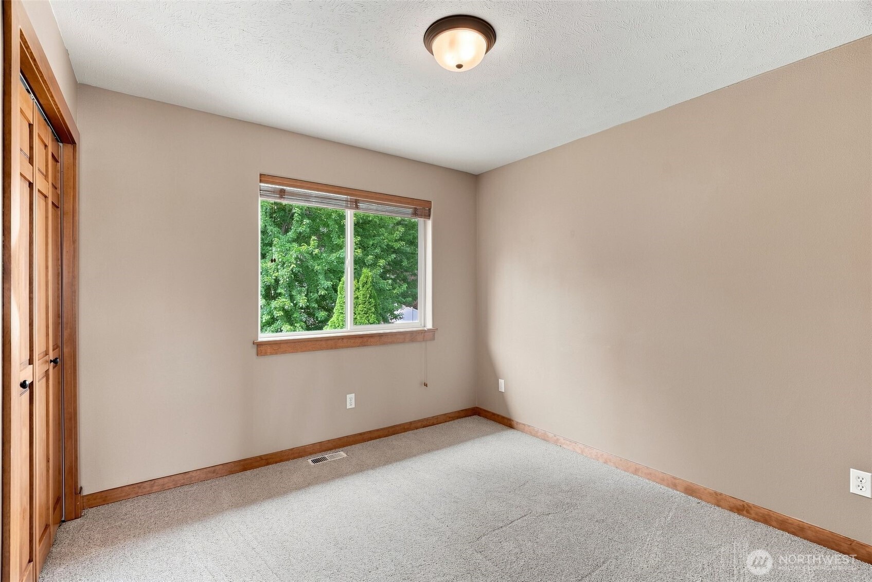 5302 S Bates Dr Property Photo 25