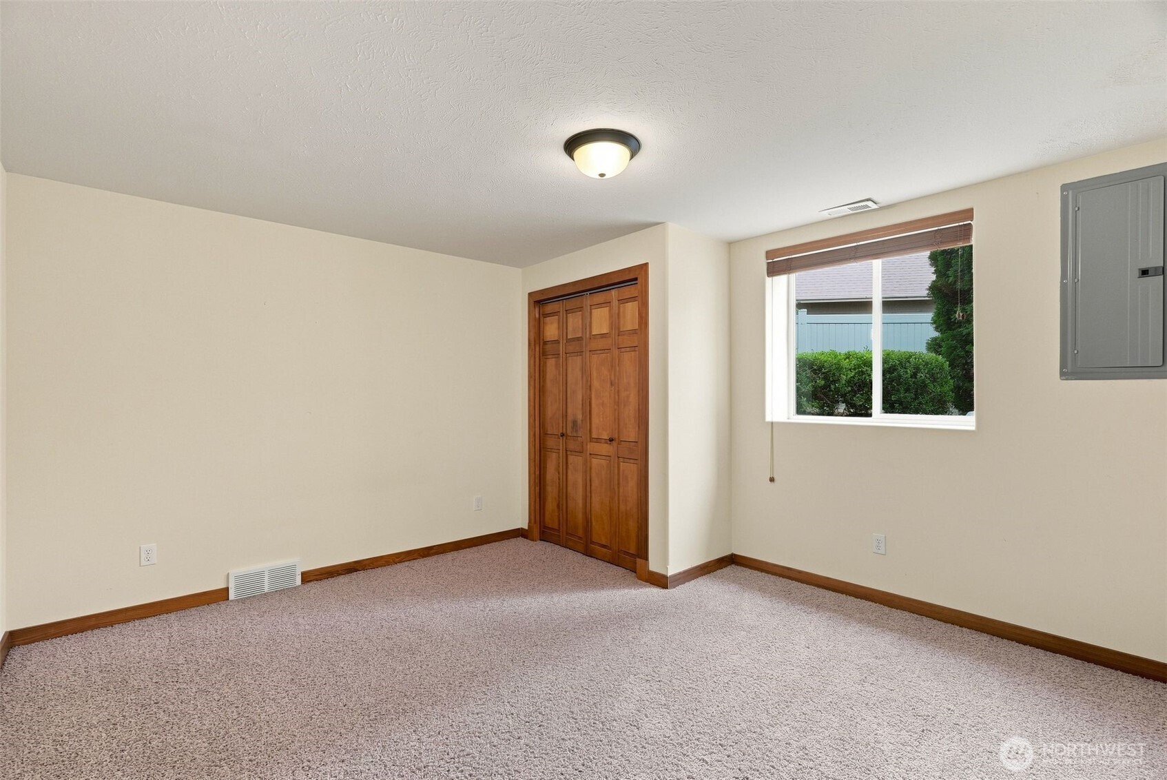 5302 S Bates Dr Property Photo 27