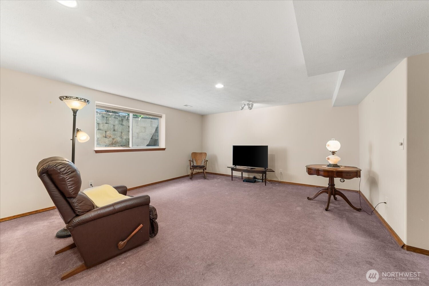 13716 E 15th Ln Property Photo 18