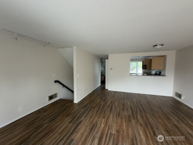 1610 Park Avenue B3 Property Photo 4