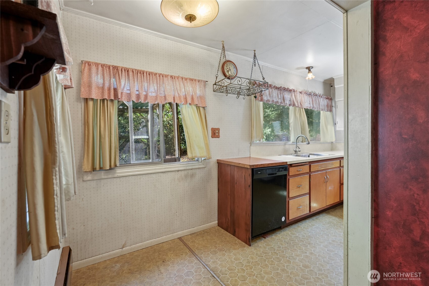 8807 Sr 92 Property Photo 18