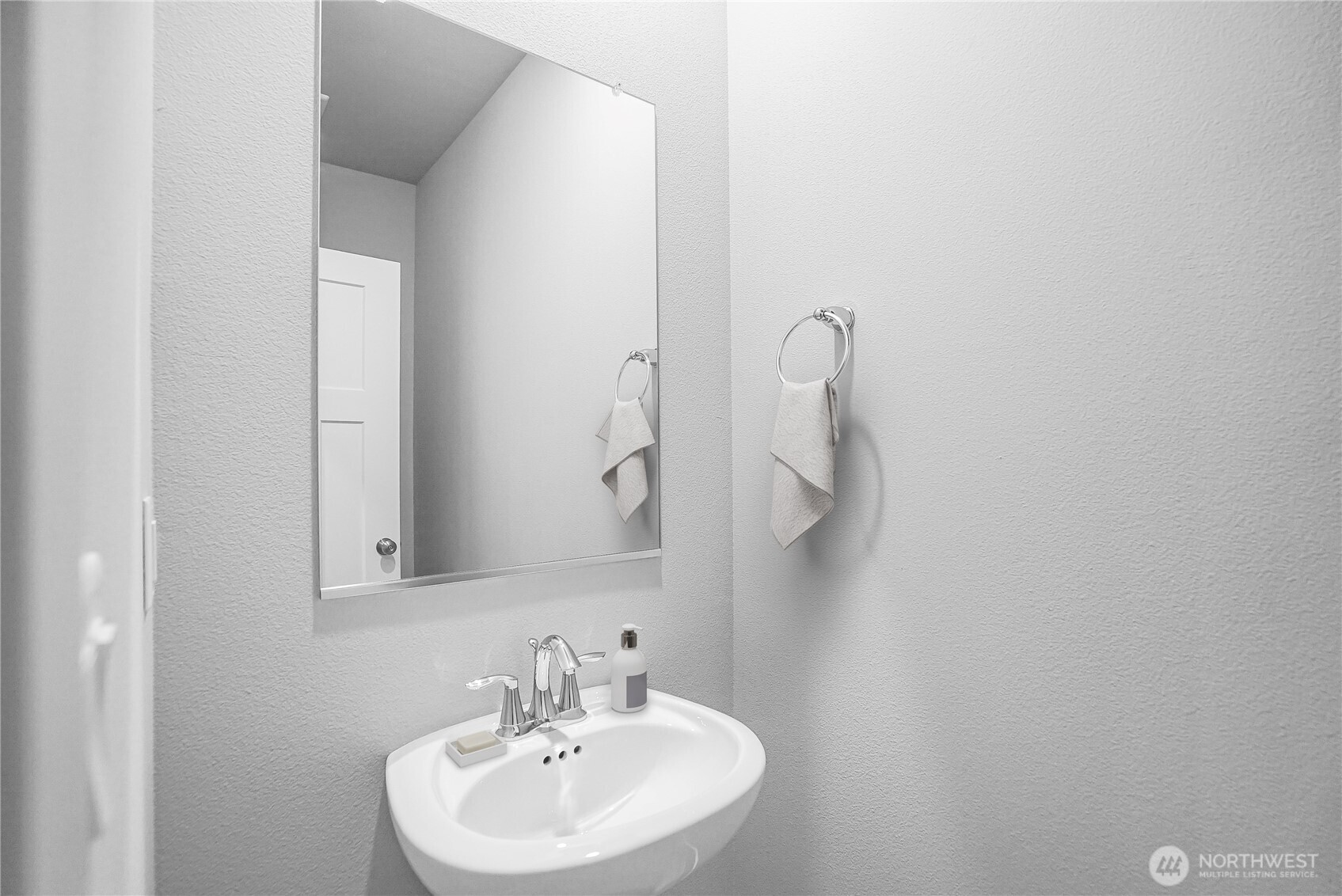 16907 Ne 37th Avenue Property Photo 5