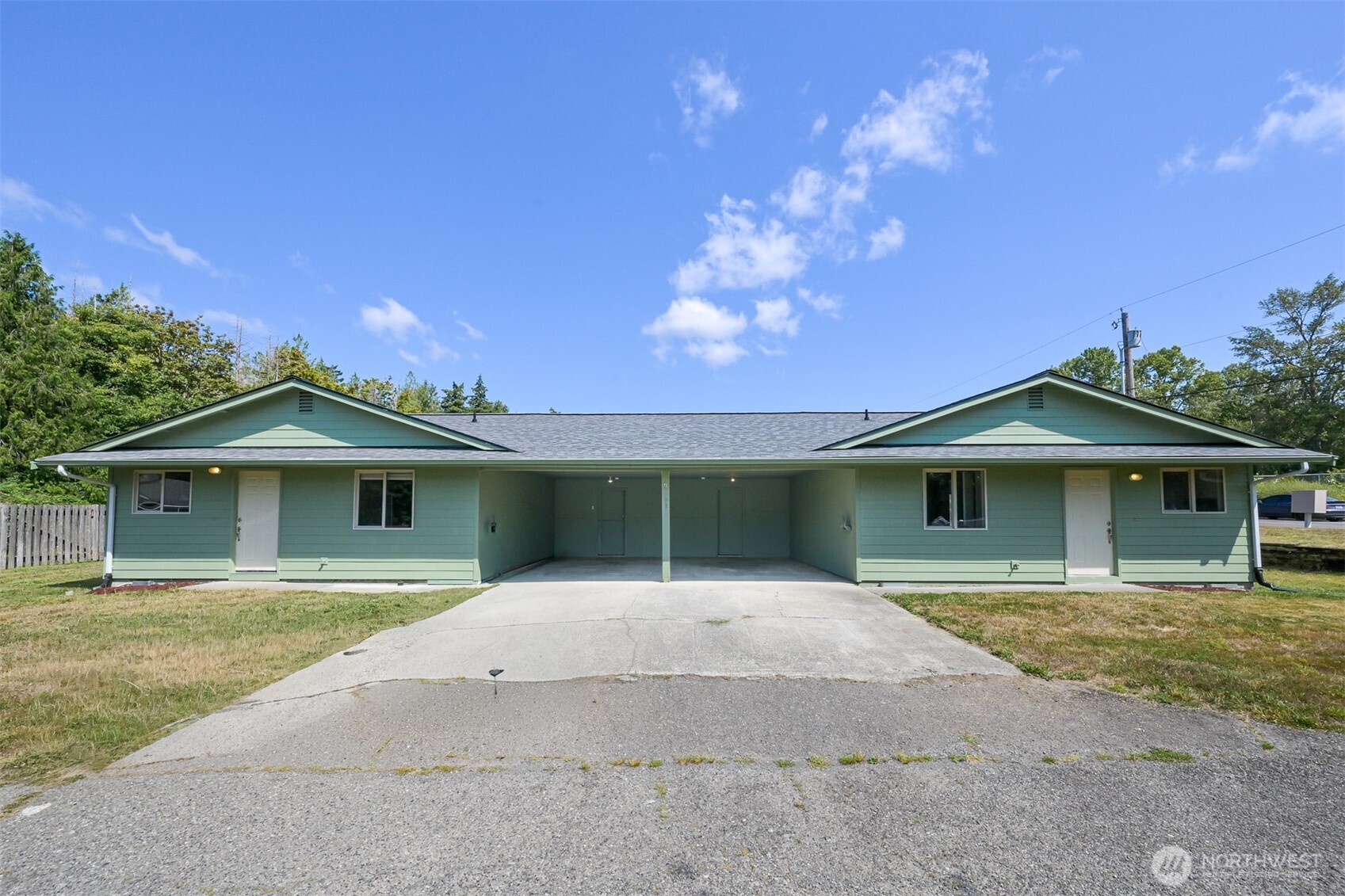 3261 Hollywood Avenue Property Photo 1