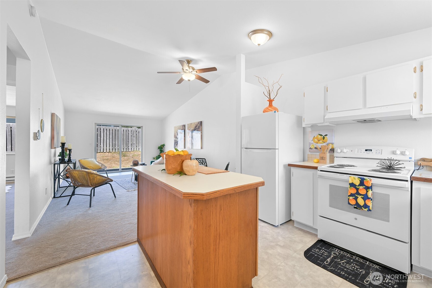 3261 Hollywood Avenue Property Photo 4