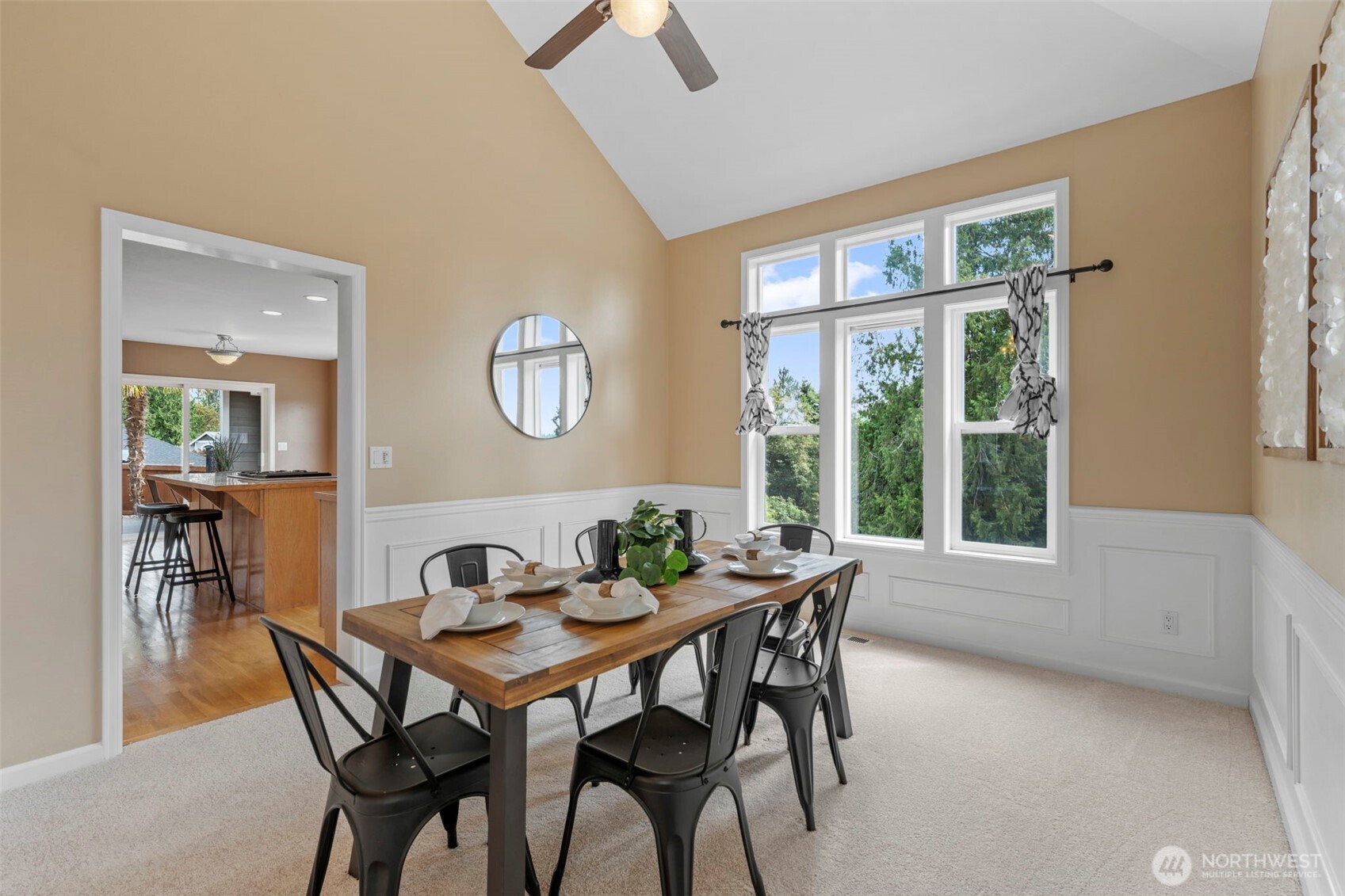 11521 42nd Place Property Photo 7