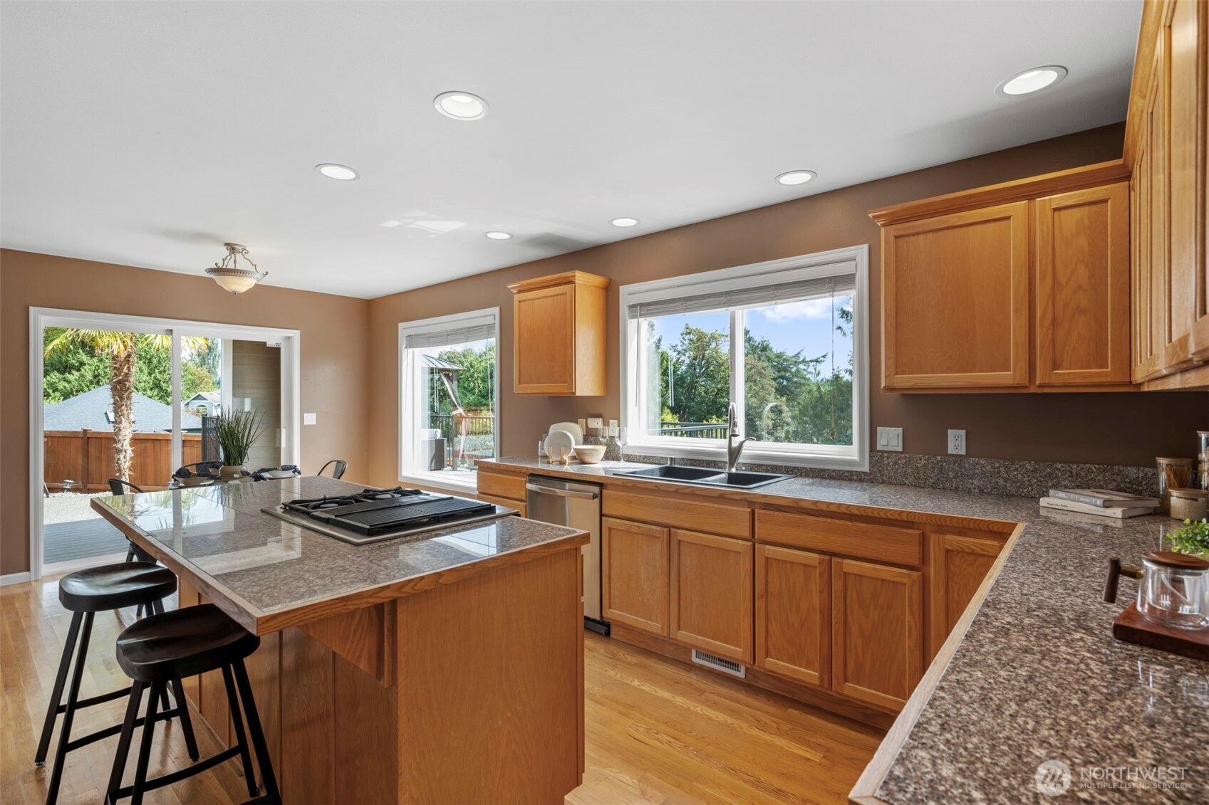 11521 42nd Place Property Photo 10