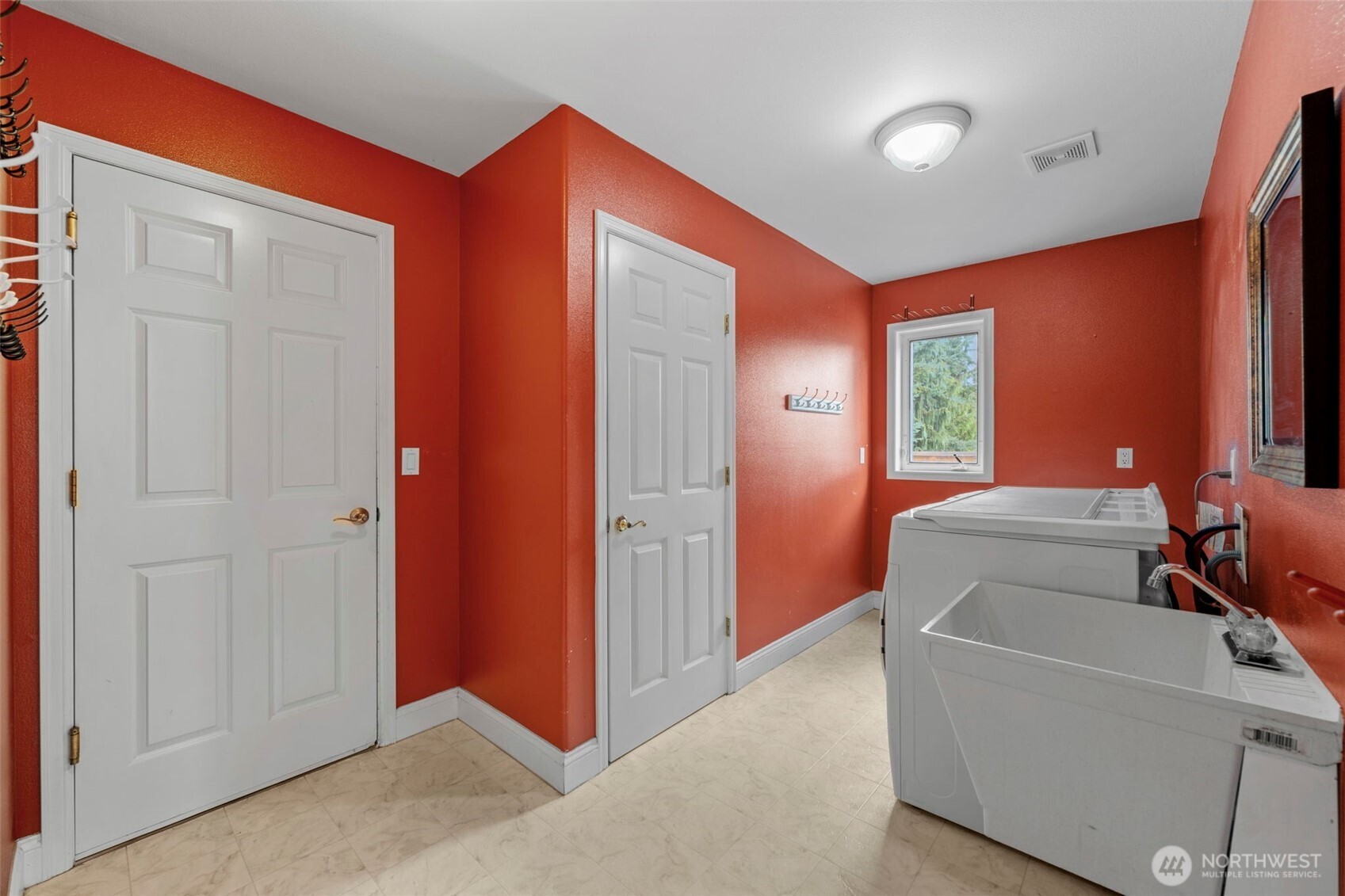 11521 42nd Place Property Photo 17