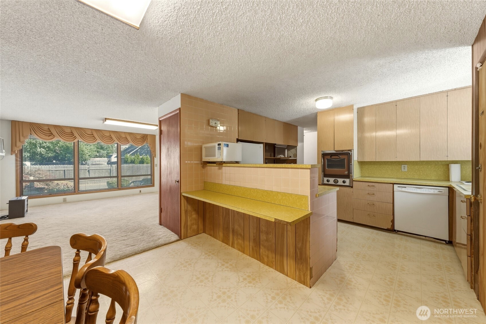 309 Ne Ash Street Property Photo 6