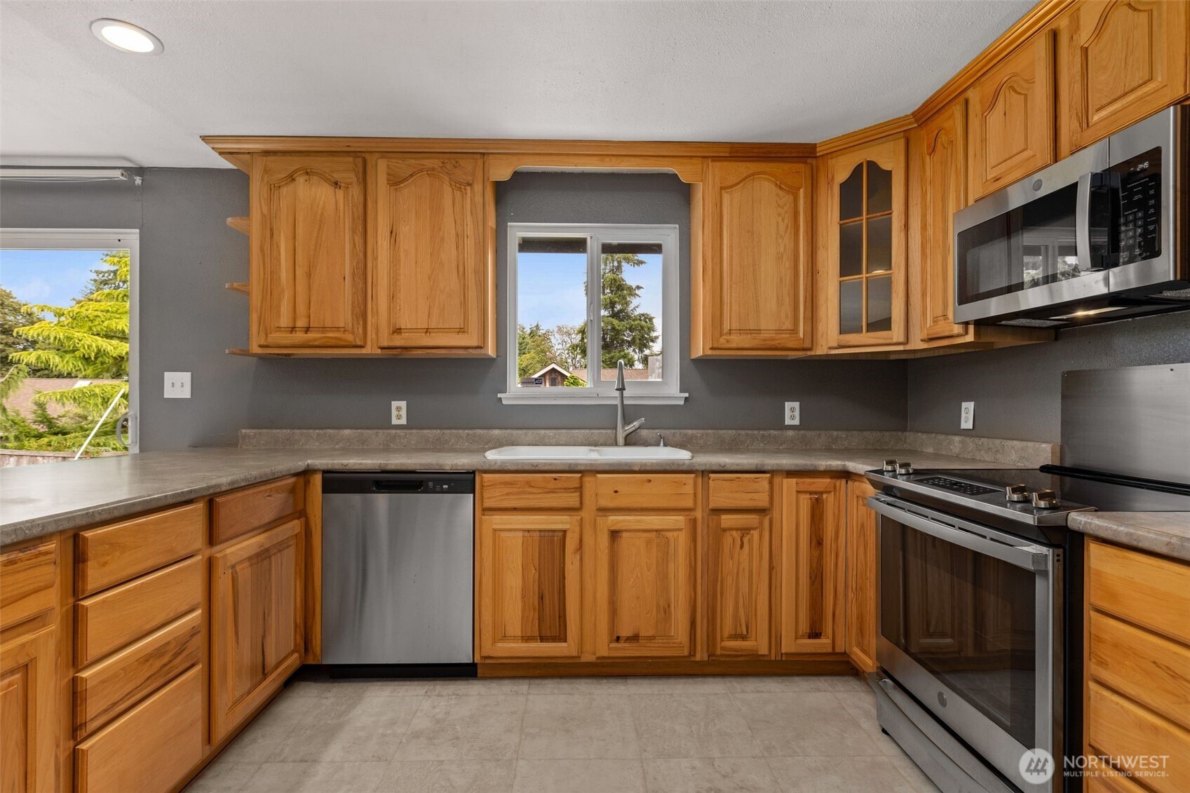 5401 47th Avenue Property Photo 11