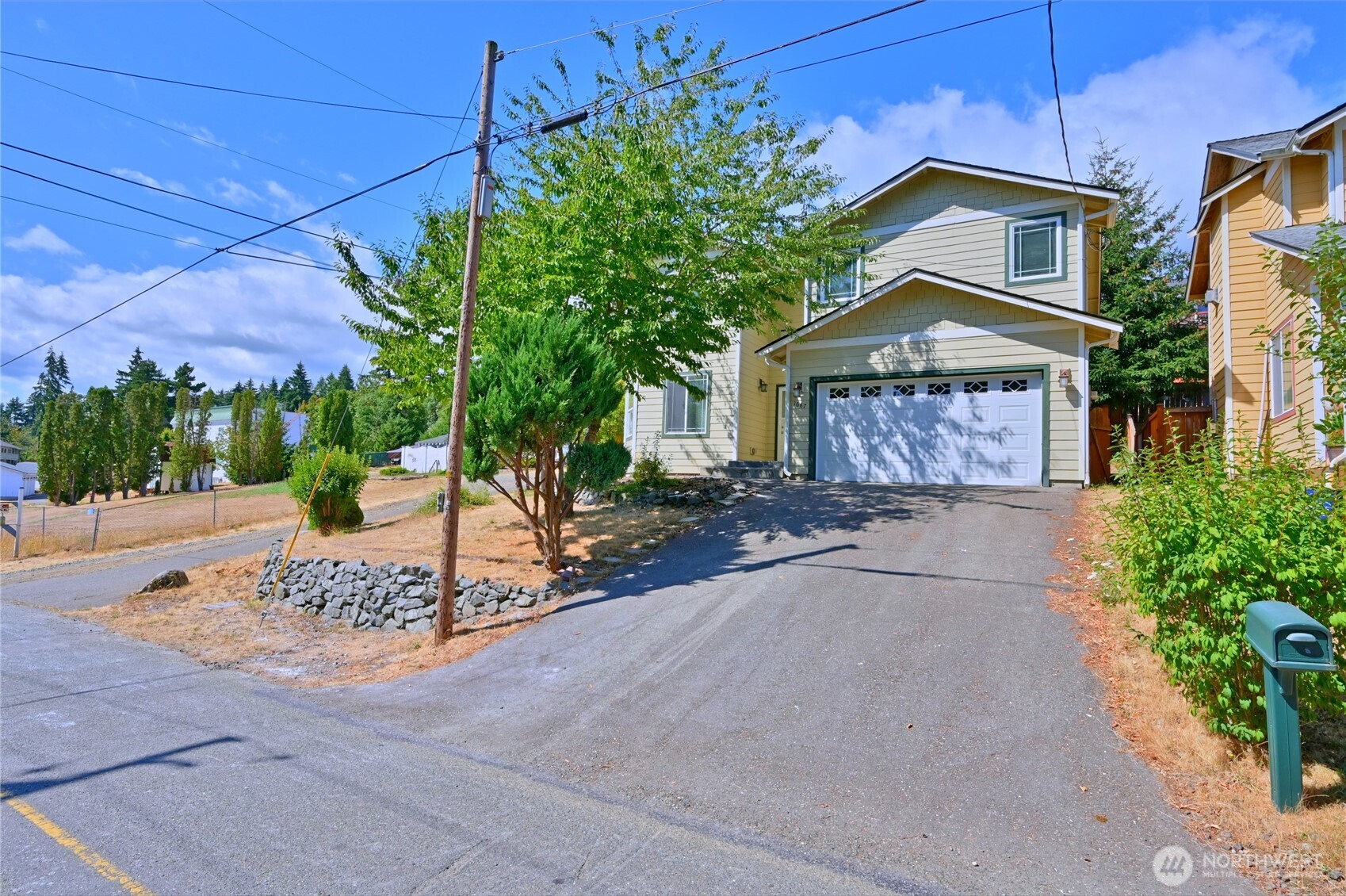 1687 Bayview Drive Property Photo 1