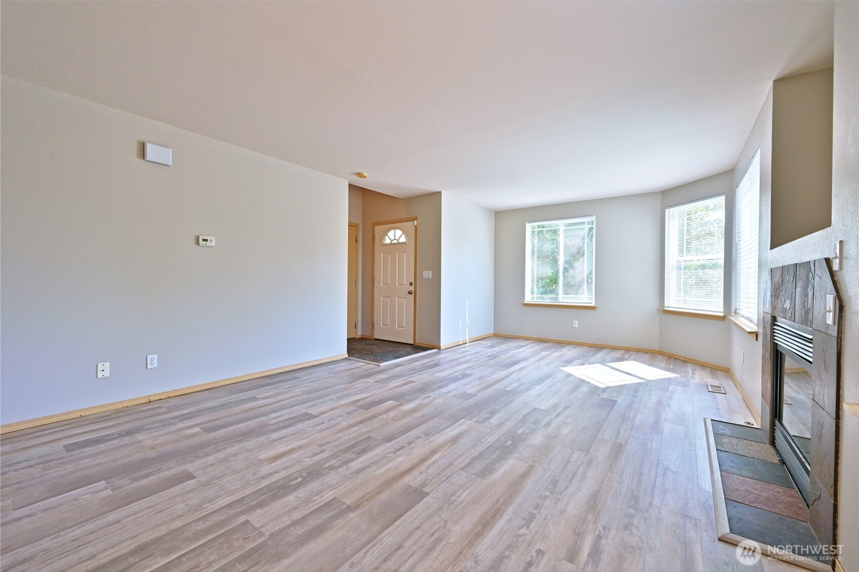 1687 Bayview Drive Property Photo 4