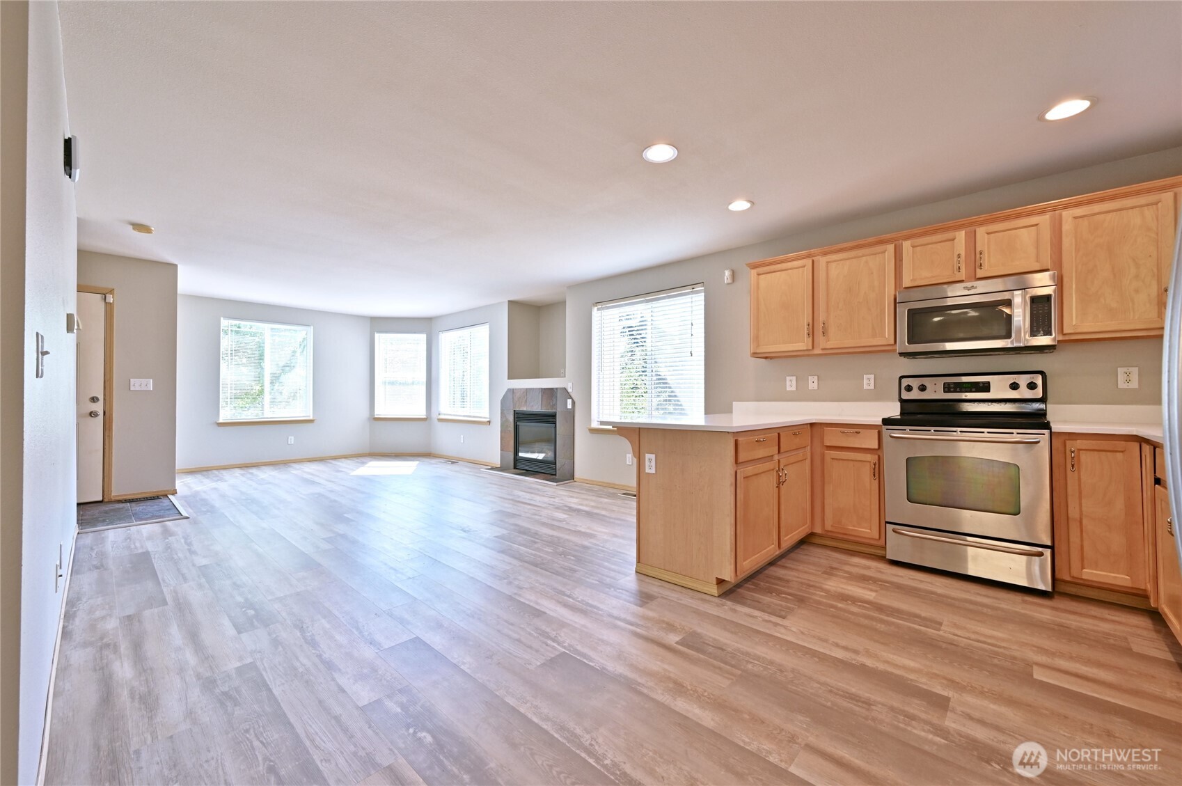 1687 Bayview Drive Property Photo 5