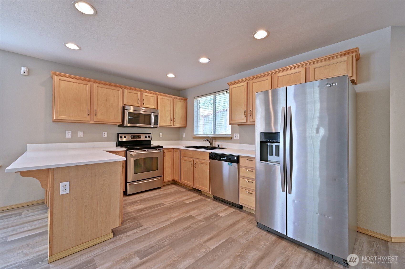 1687 Bayview Drive Property Photo 6
