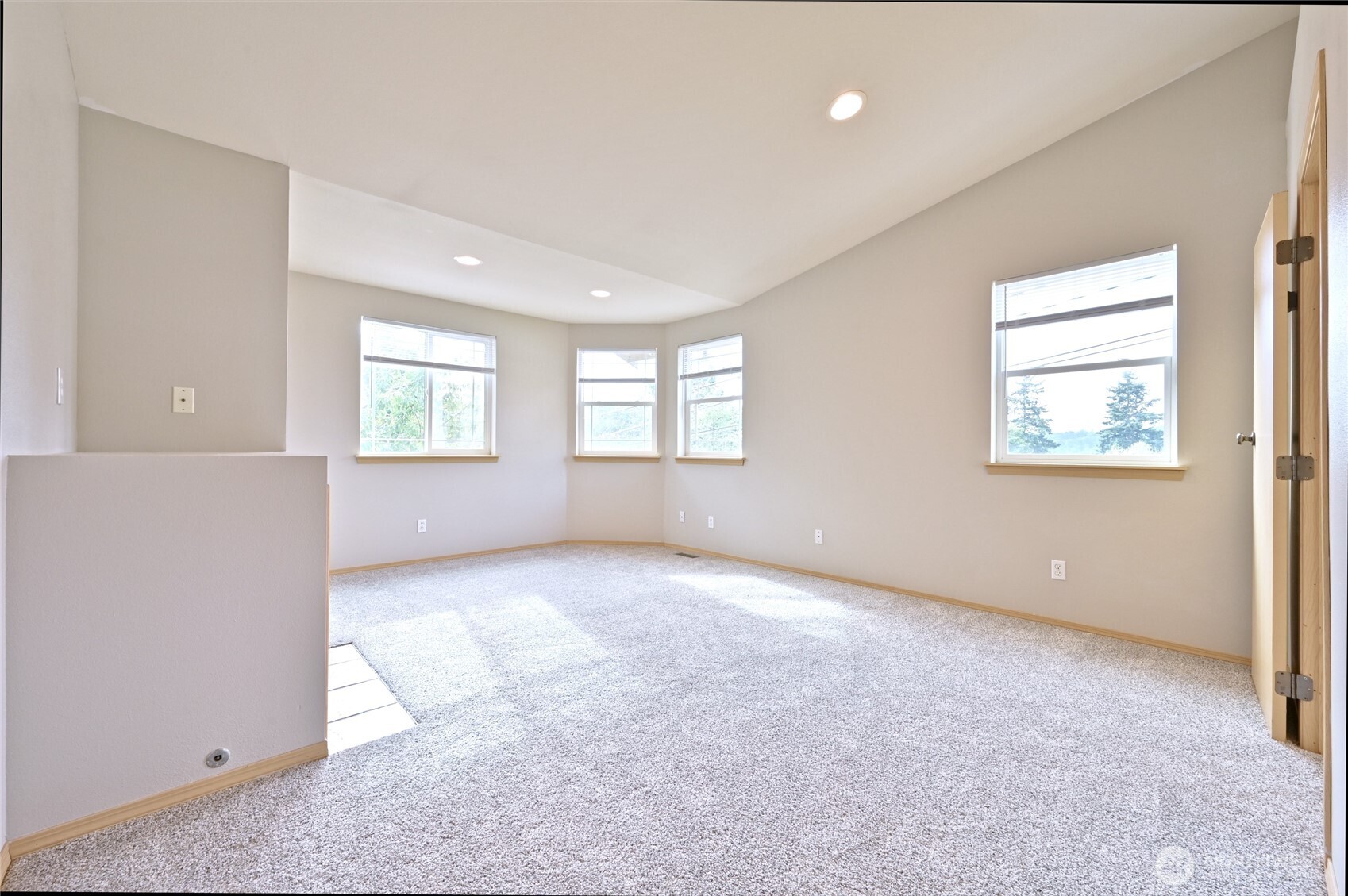 1687 Bayview Drive Property Photo 13