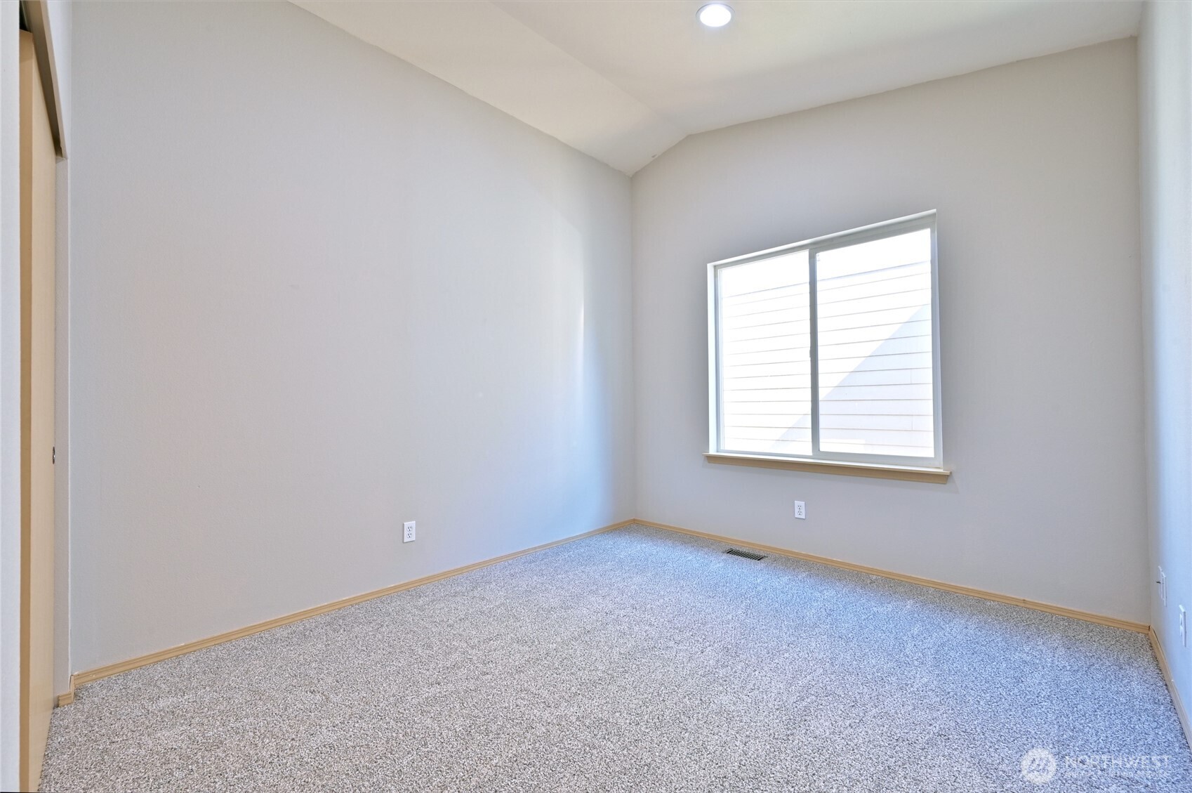1687 Bayview Drive Property Photo 17