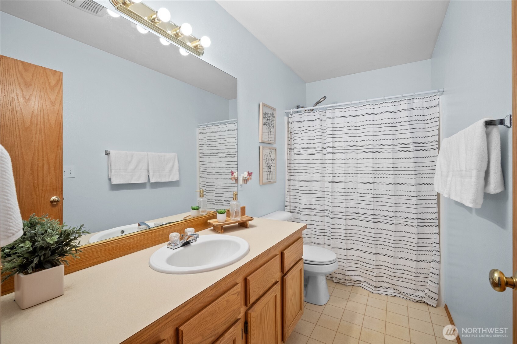 1200 Elm Street Property Photo 24