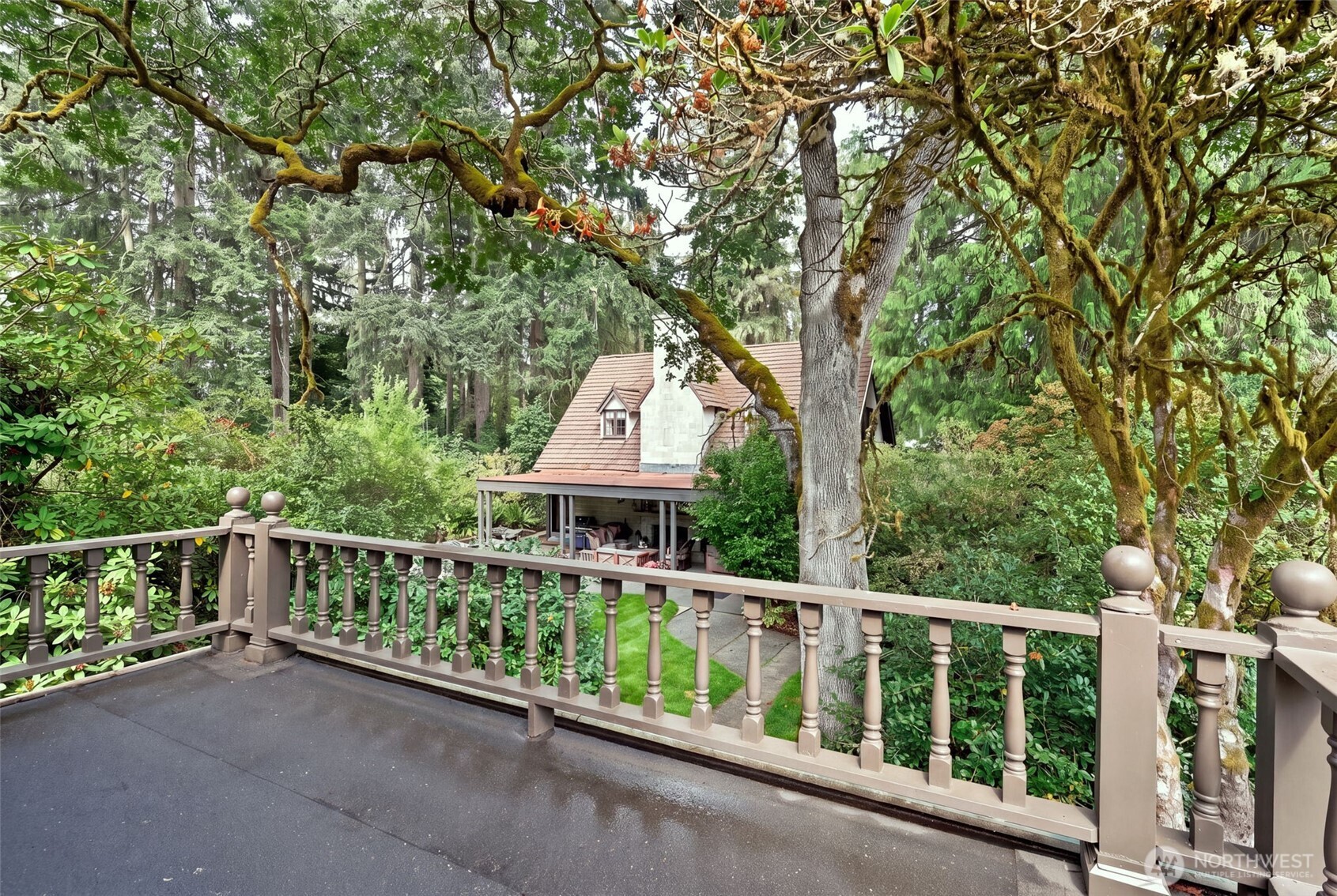 11430 Gravelly Lake Drive Property Photo 33