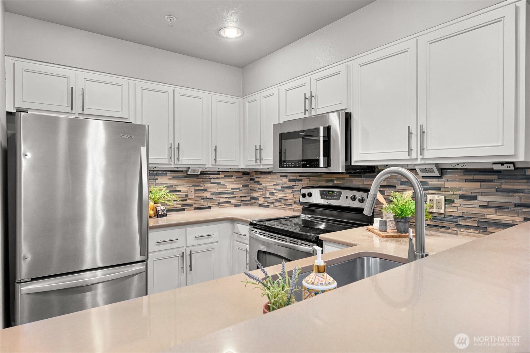 960 Harris Avenue 305 Property Photo 11