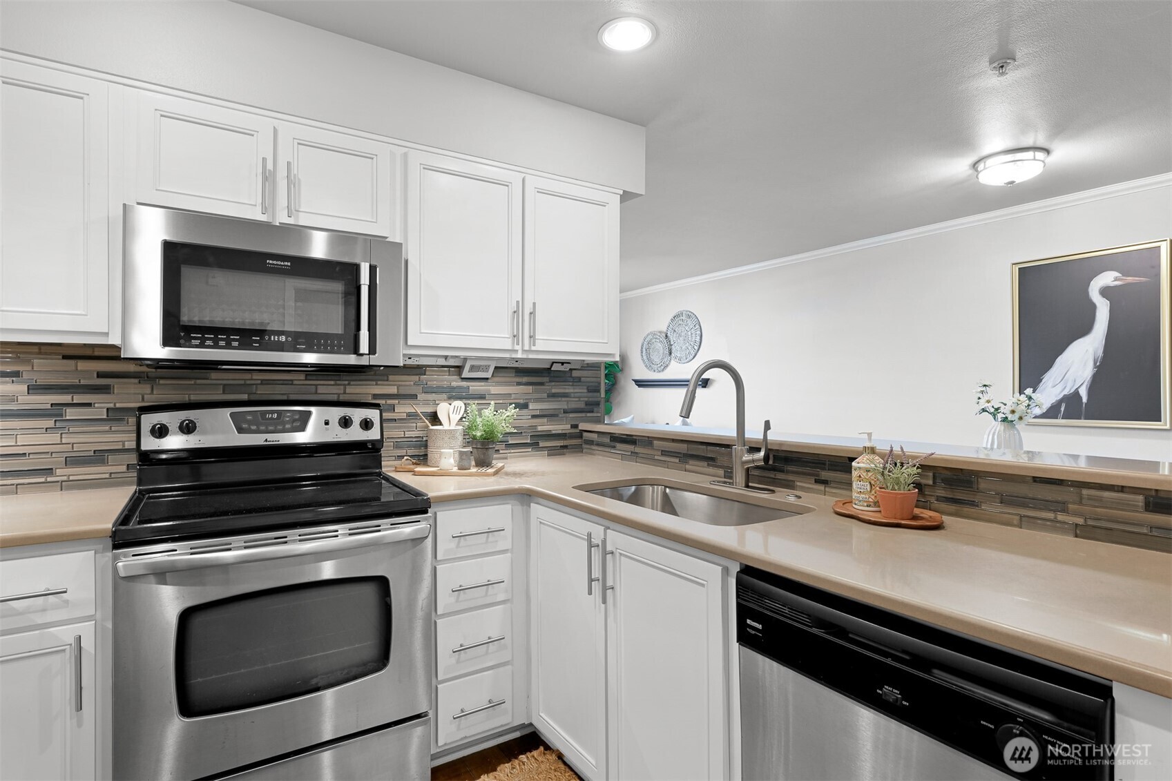 960 Harris Avenue 305 Property Photo 14