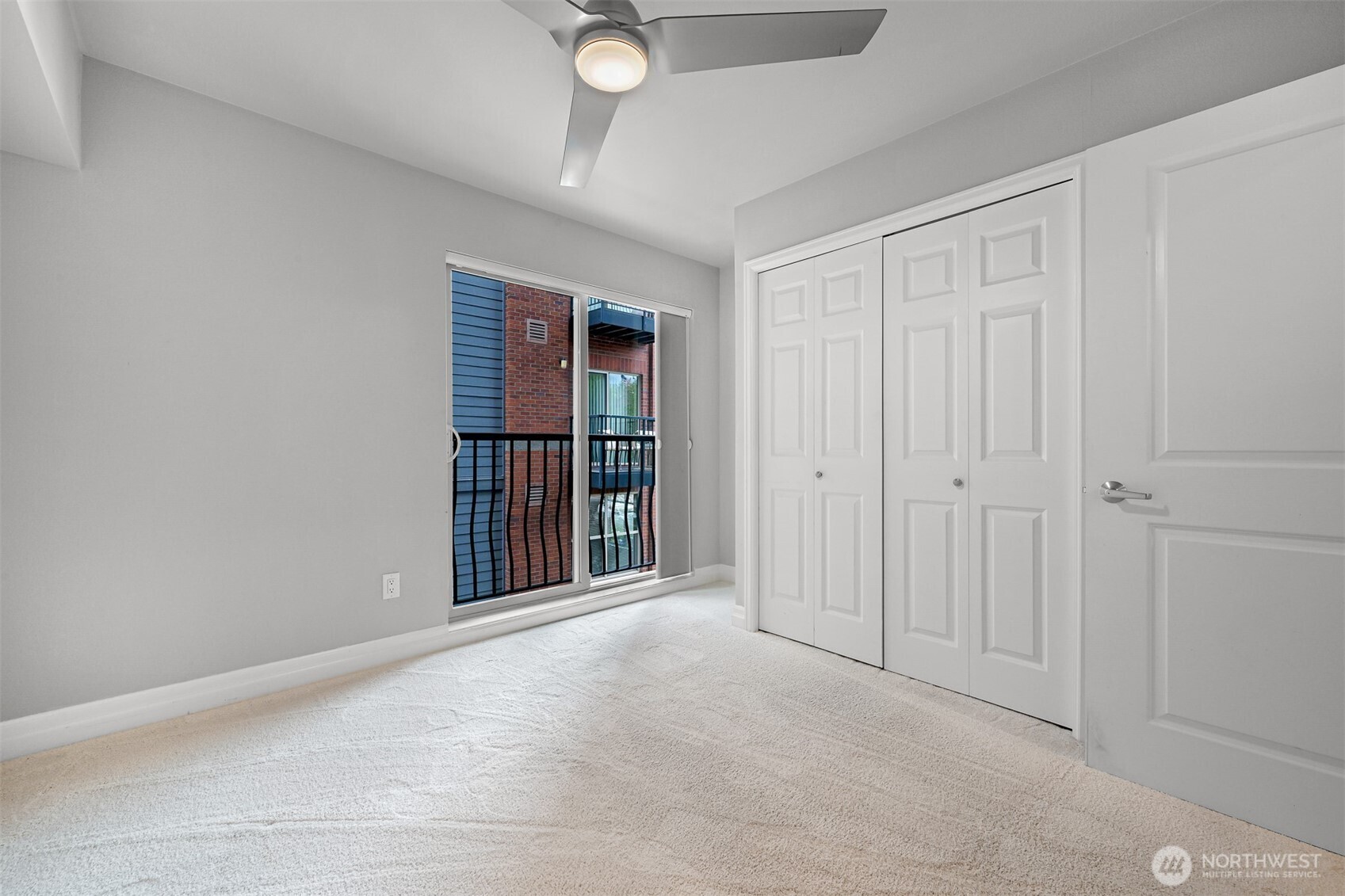 960 Harris Avenue 305 Property Photo 16