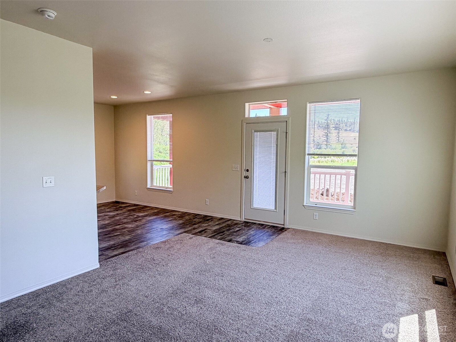 205 Lake View Drive Property Photo 12