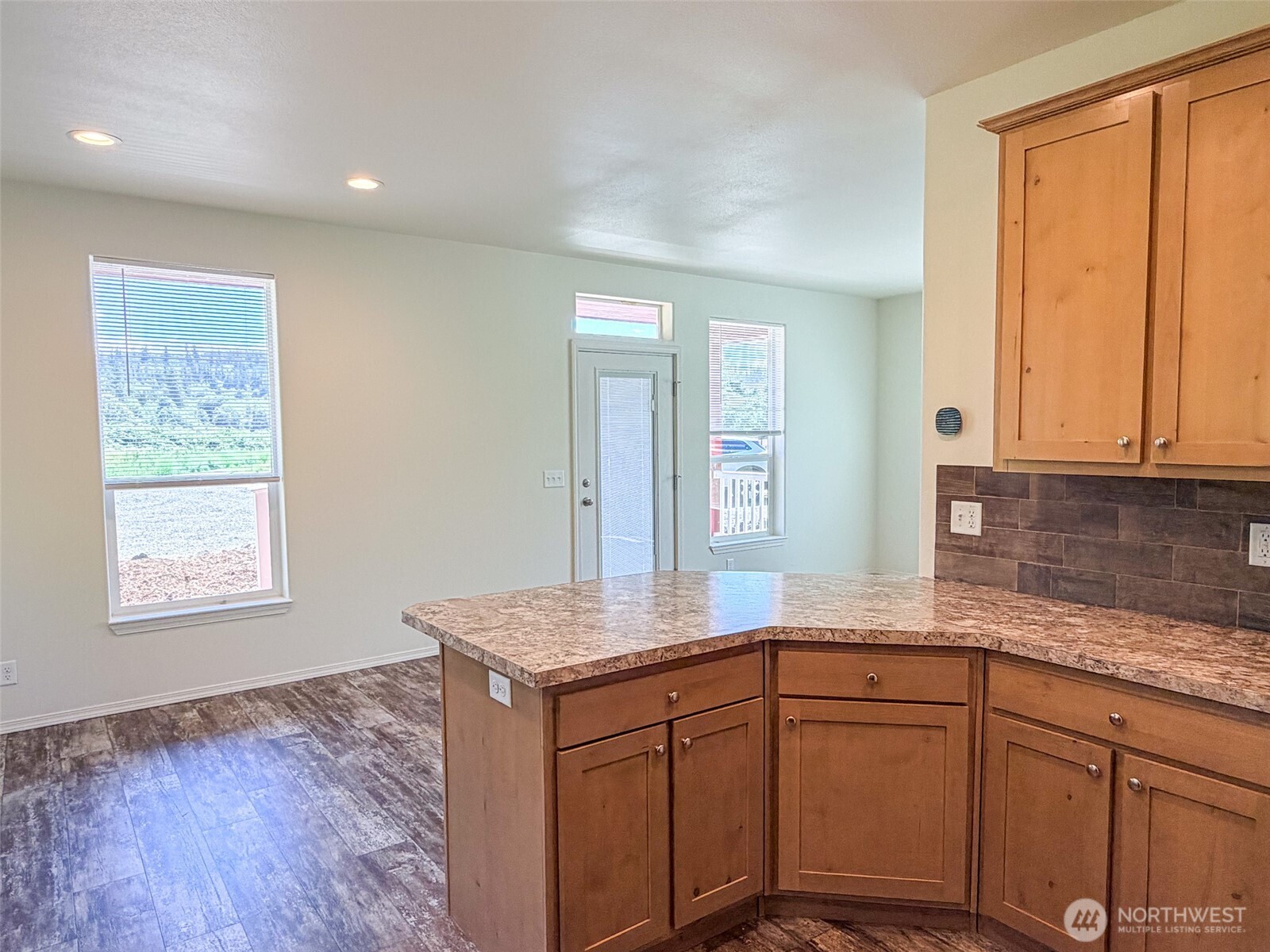 205 Lake View Drive Property Photo 16