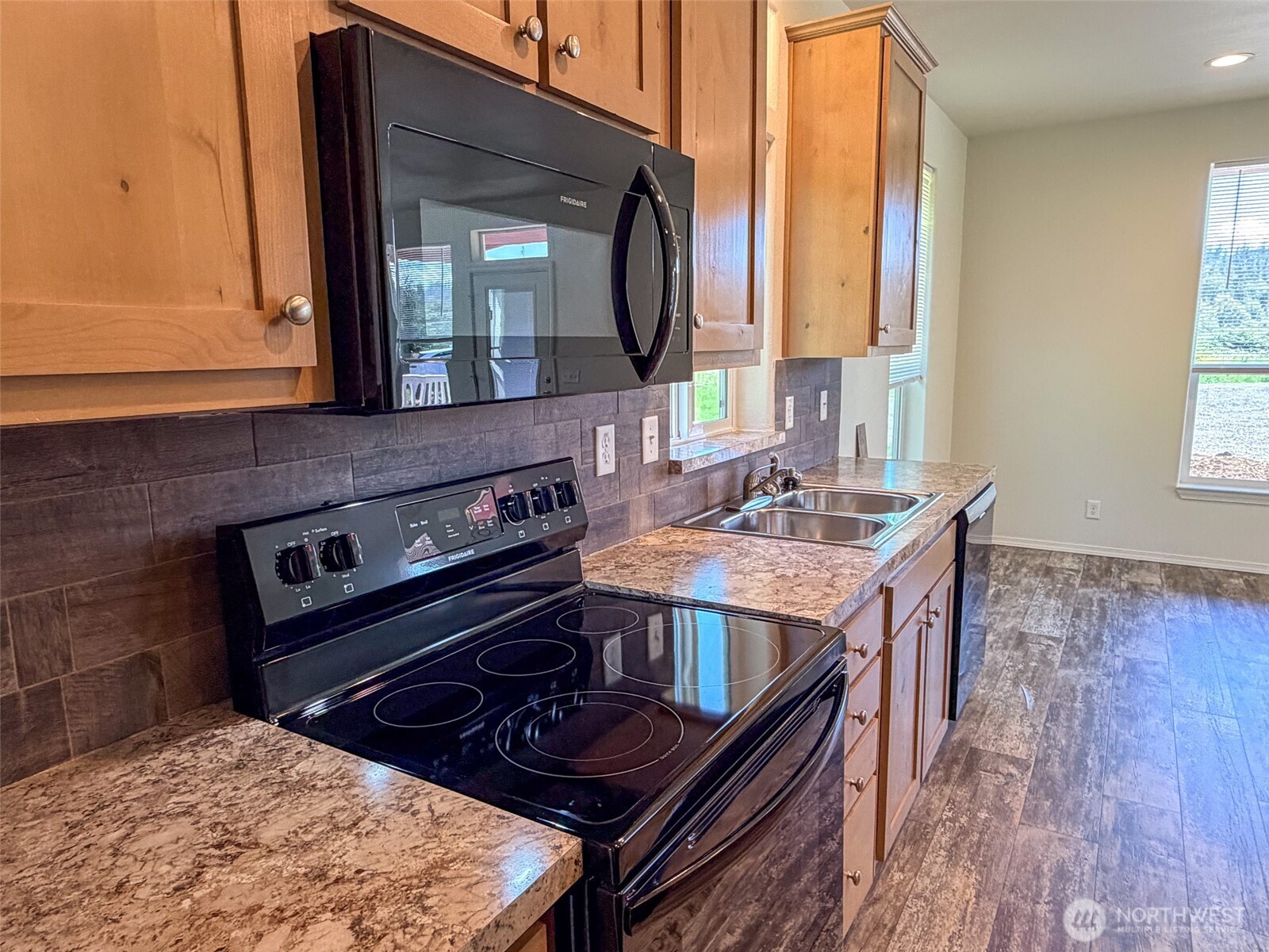 205 Lake View Drive Property Photo 18