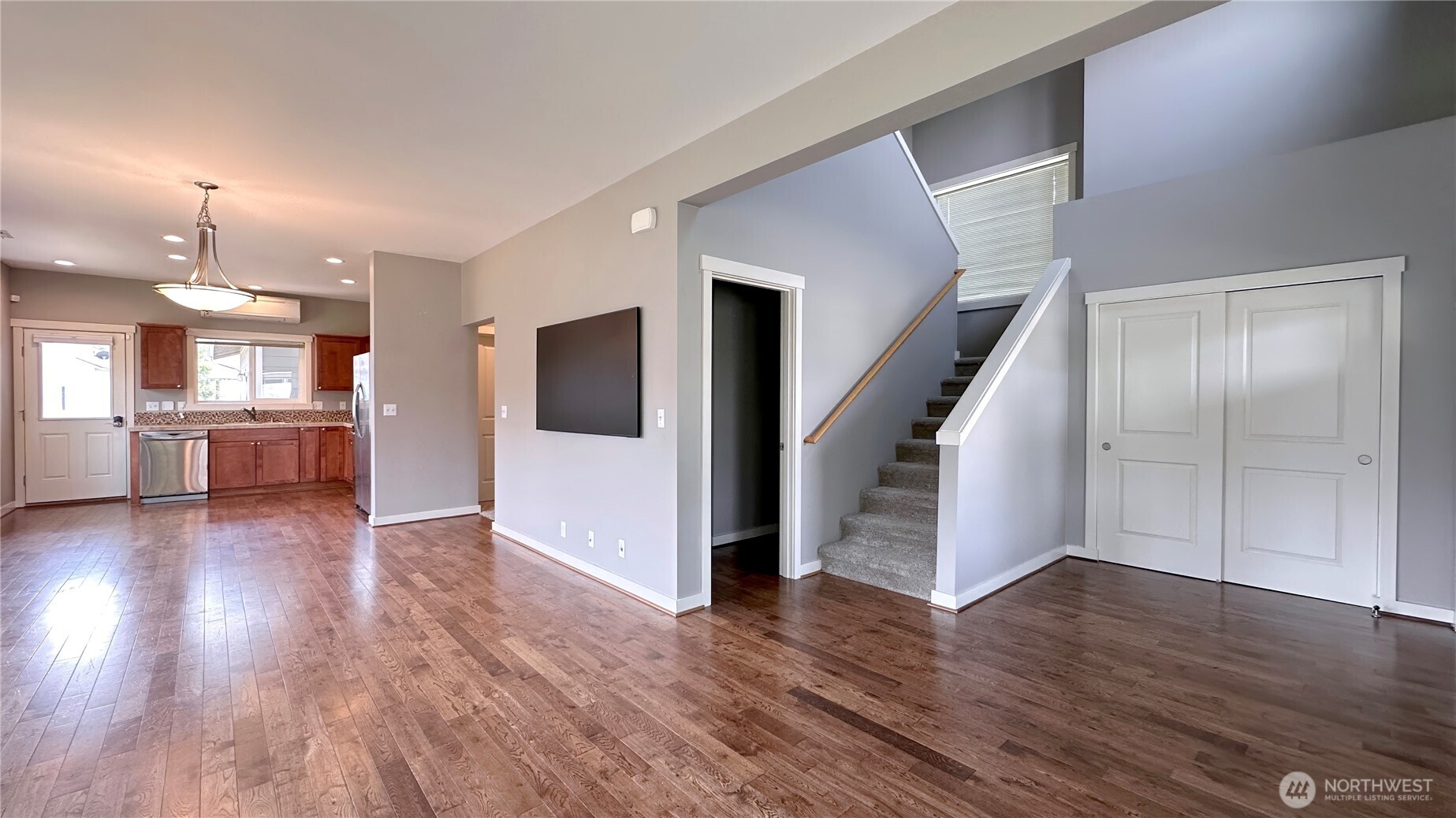 490 Reserve Way Property Photo 3
