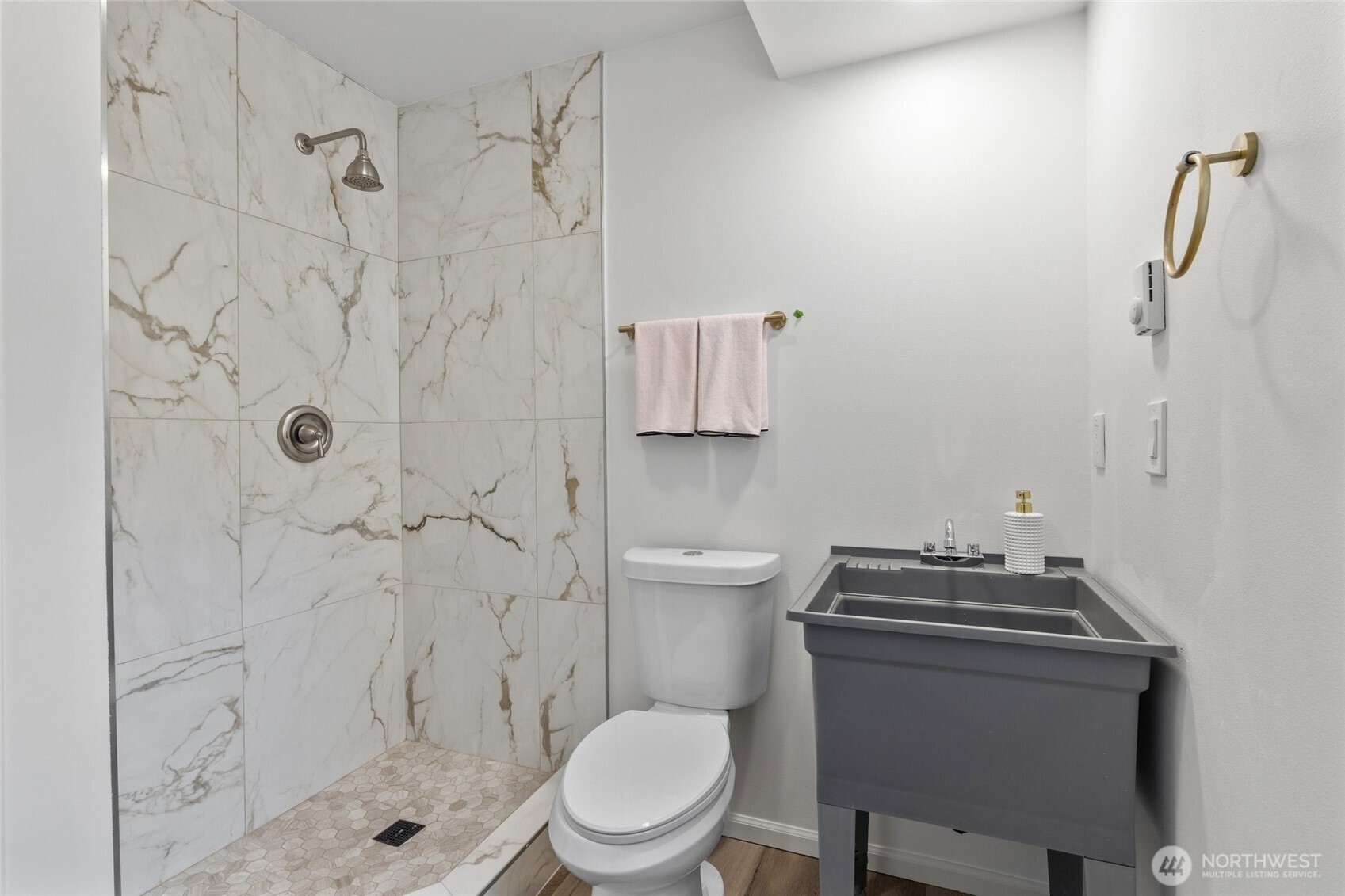 2531 Monroe Avenue Property Photo 18