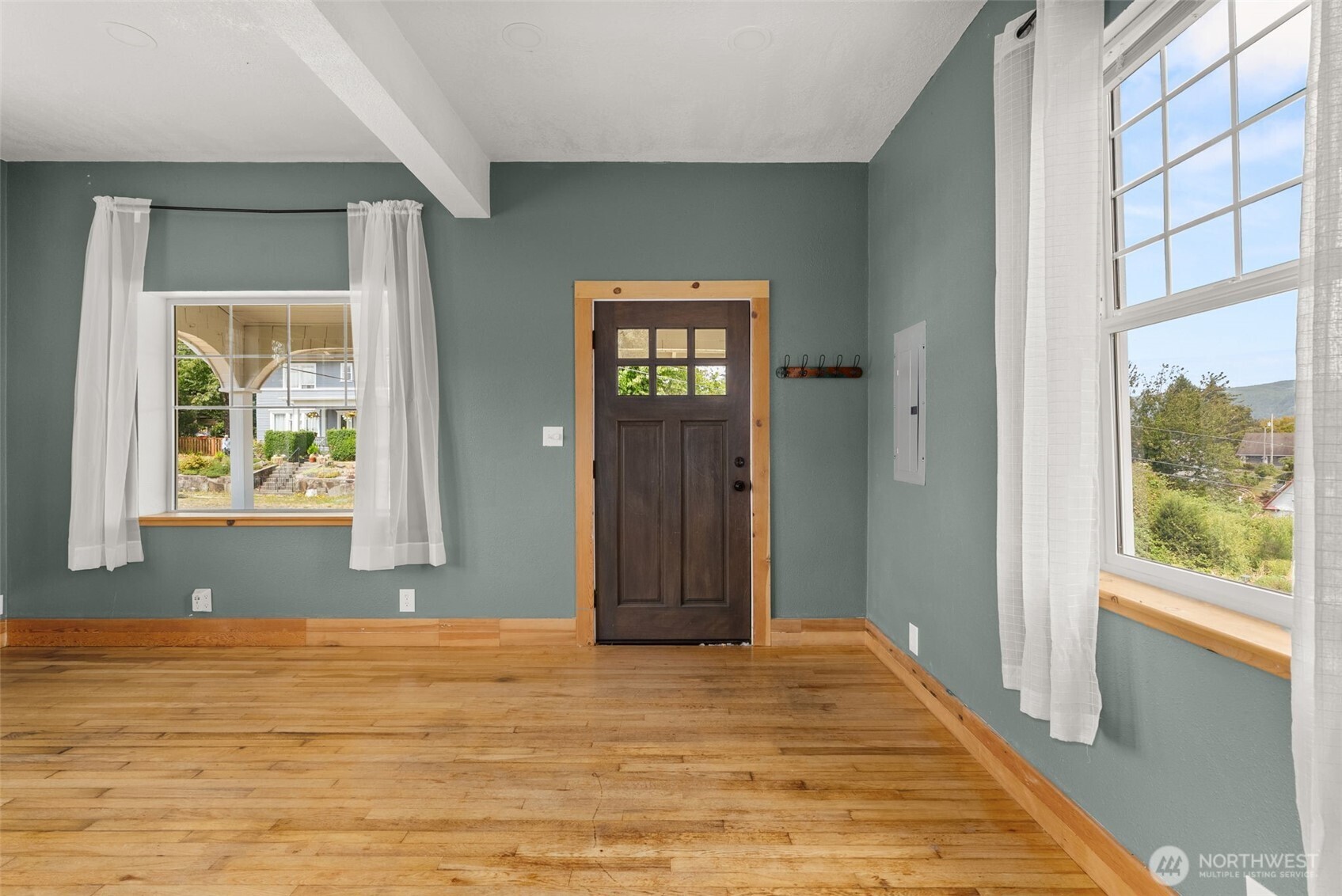306 B Street Property Photo 5