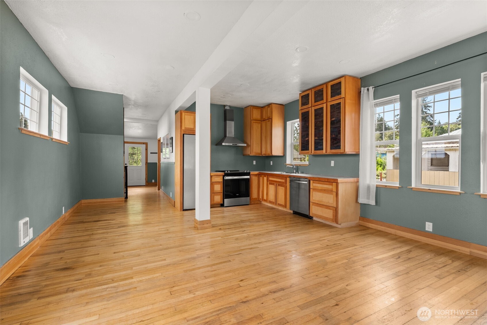 306 B Street Property Photo 6