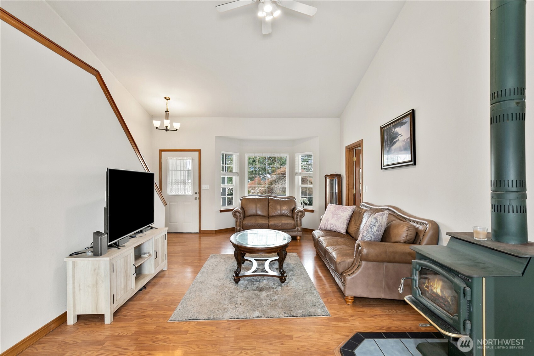 19636 Denmark Street Property Photo 5
