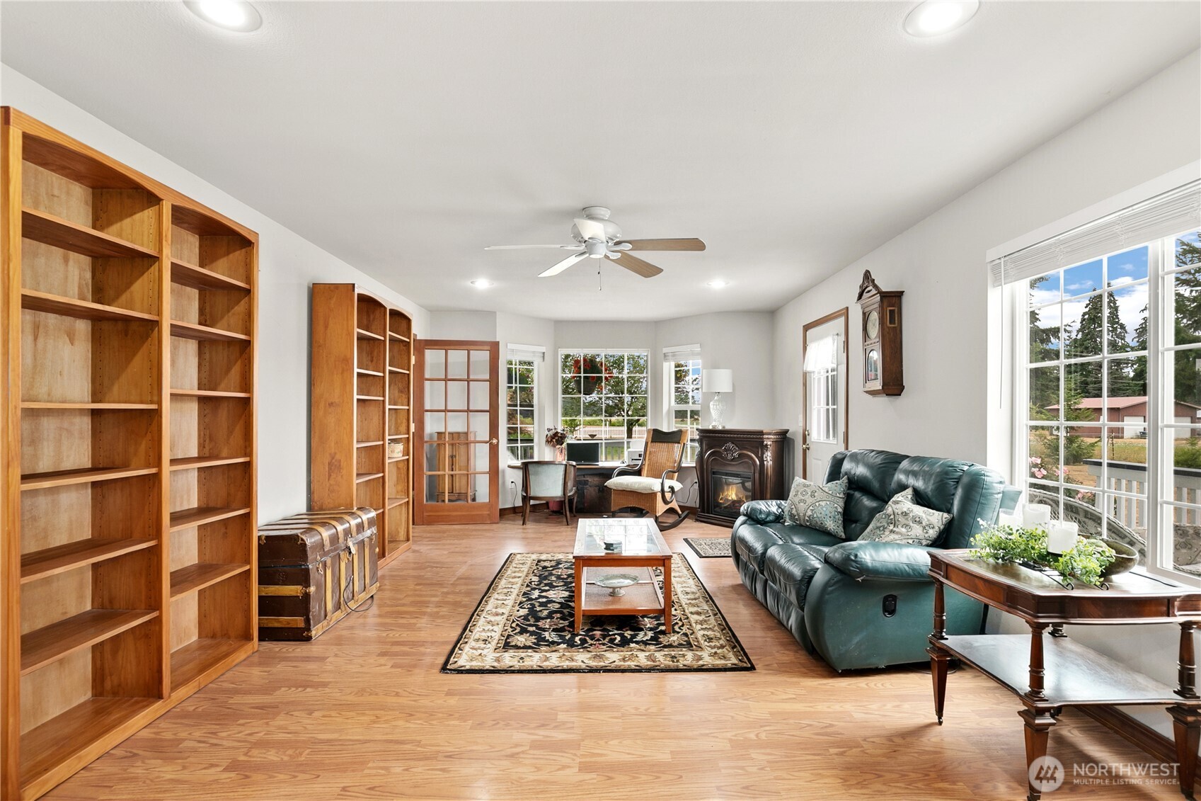 19636 Denmark Street Property Photo 8