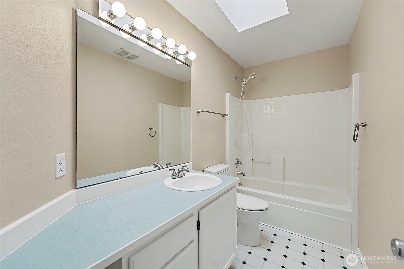 19307 73rd Avenue Property Photo 23