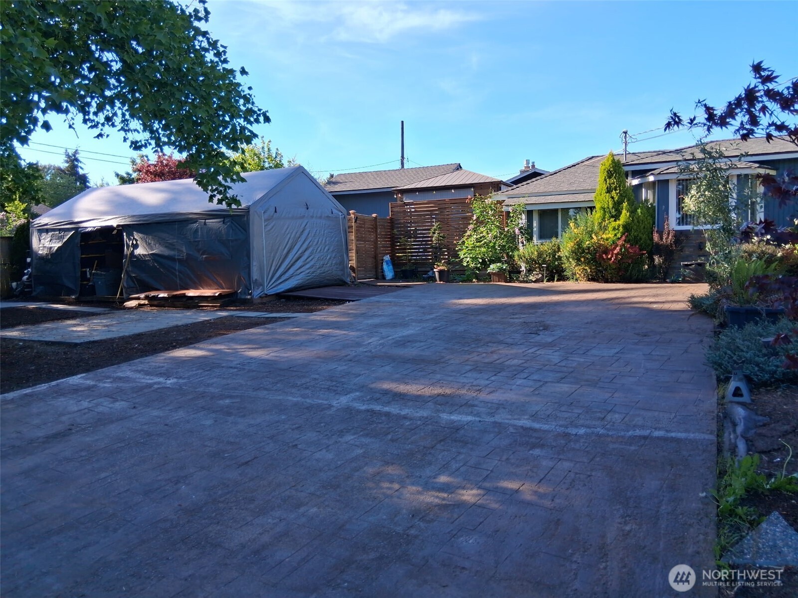 8242 S 128th Street Property Photo 2