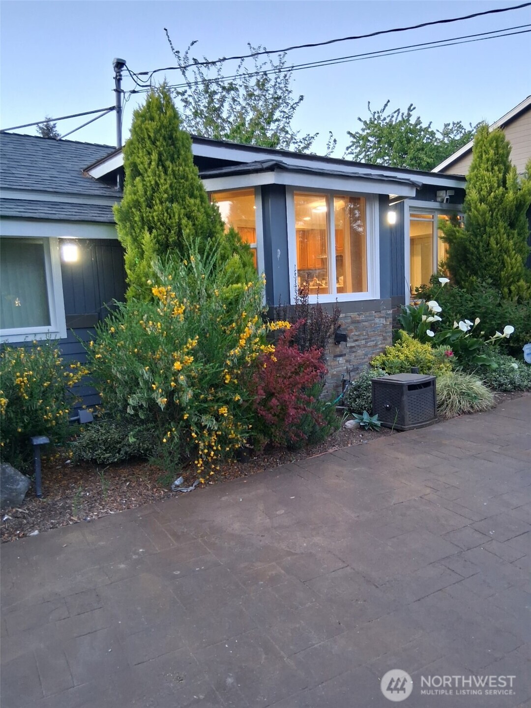 8242 S 128th Street Property Photo 3
