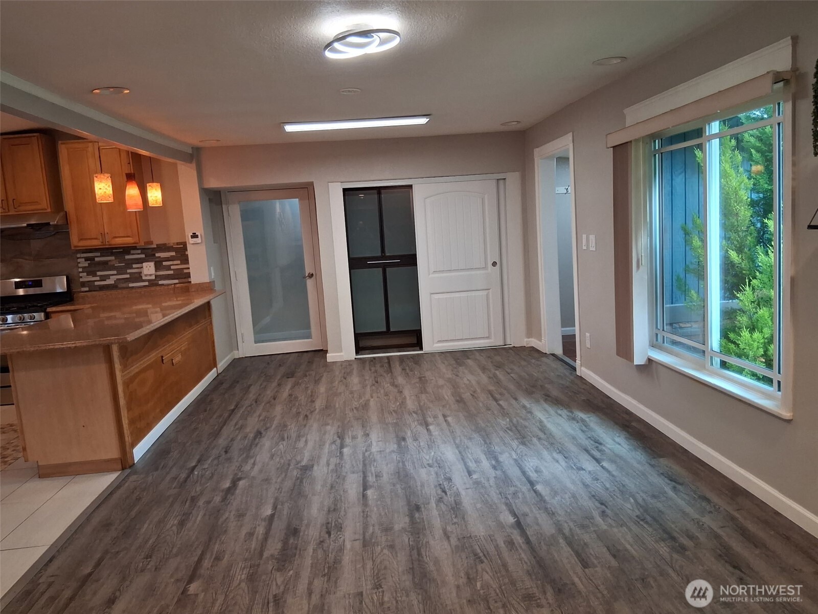 8242 S 128th Street Property Photo 12
