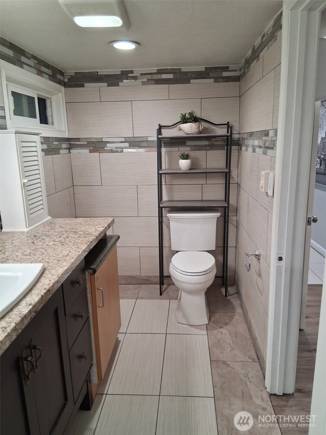 8242 S 128th Street Property Photo 14