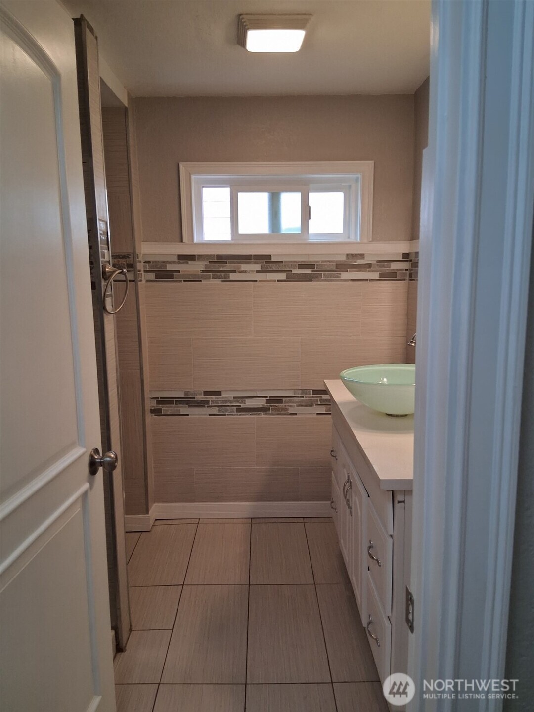 8242 S 128th Street Property Photo 23