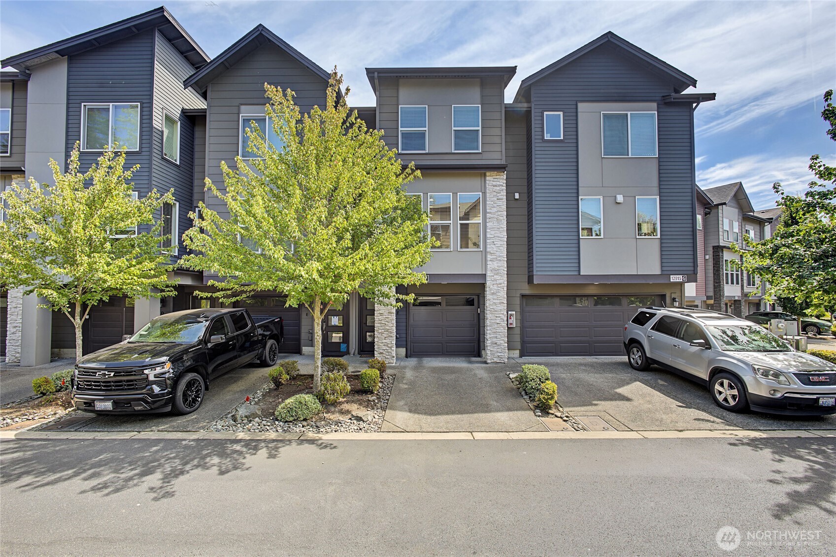 12915 20th Dr F Property Photo 2