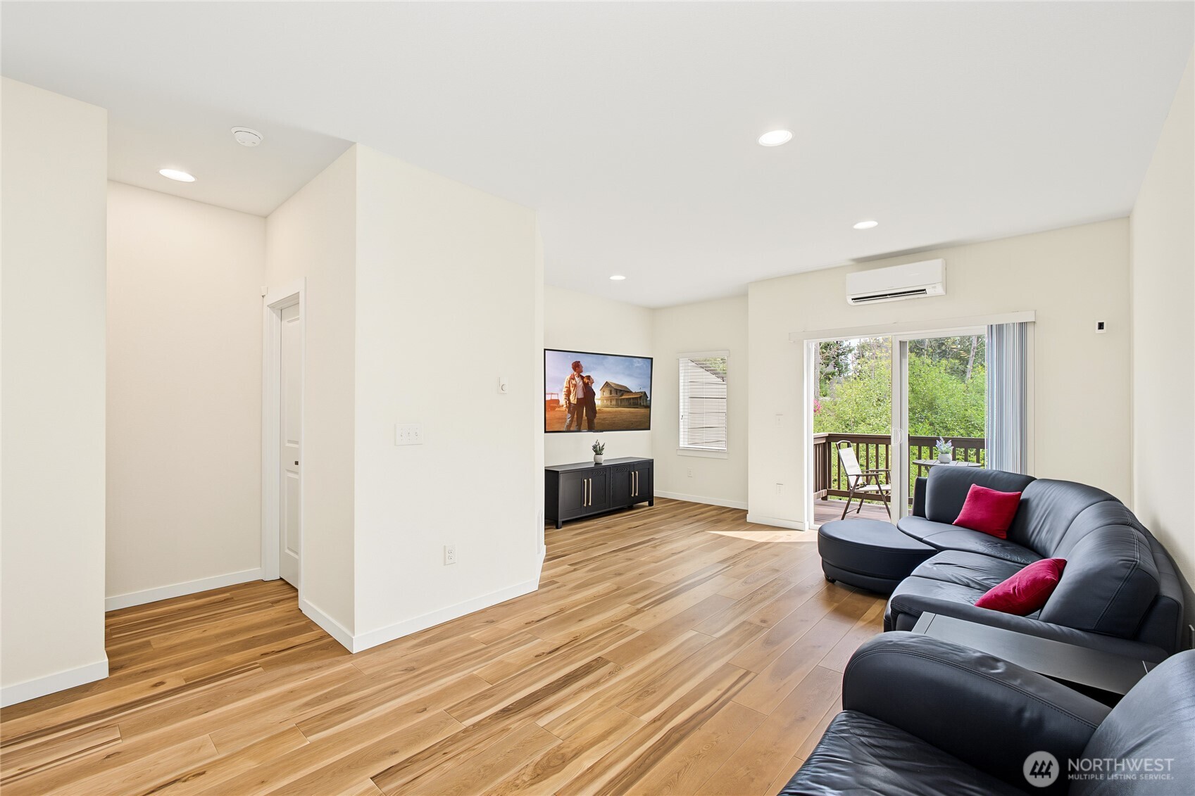 12915 20th Dr F Property Photo 12