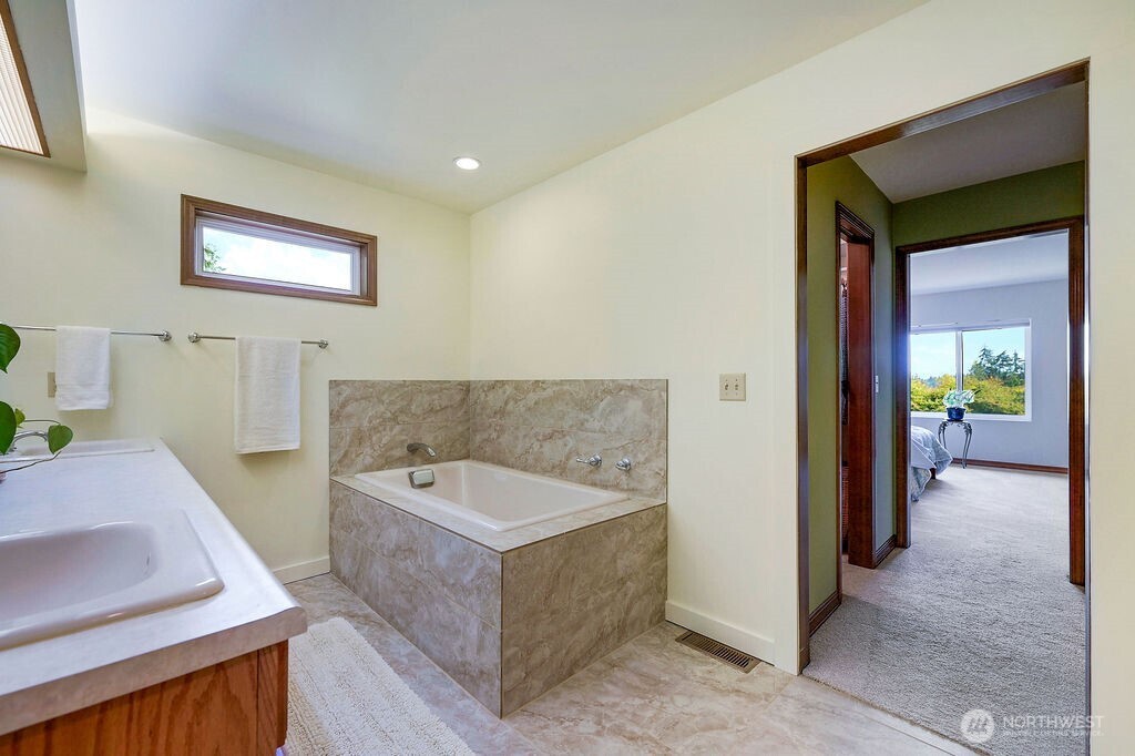 75 Seafarer Lane Property Photo 17