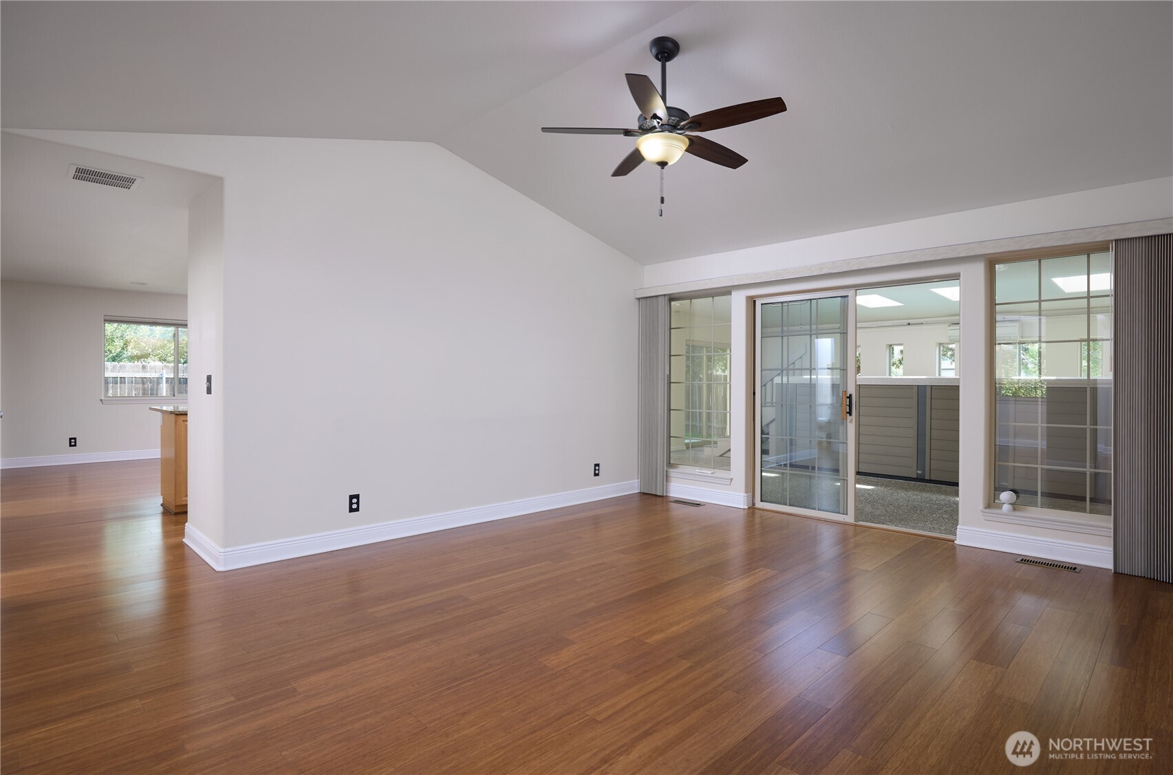860 Fern Court Property Photo 10